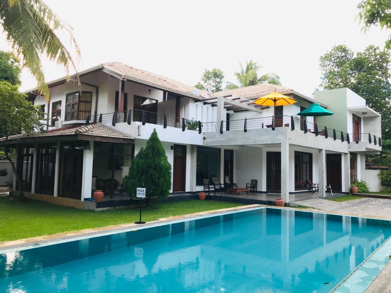 אנוראדפורה Siluni'S Villa מראה חיצוני תמונה